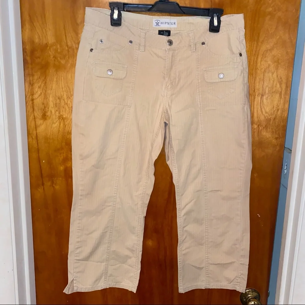AUTHENTIC JEANSWEAR HIPSTER Junior Capris size 9. Tan - Picture 4 of 5